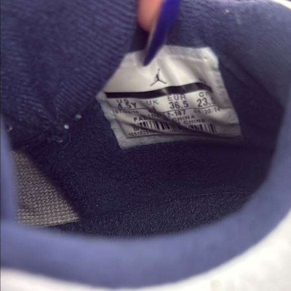 Air Jordan 4 retro Tennis Shoes size 4.5 Y - Picture 5 of 9